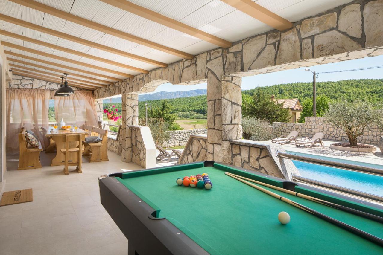 Villa Vesna With Sauna, Hot Tub Potpićan Exteriör bild